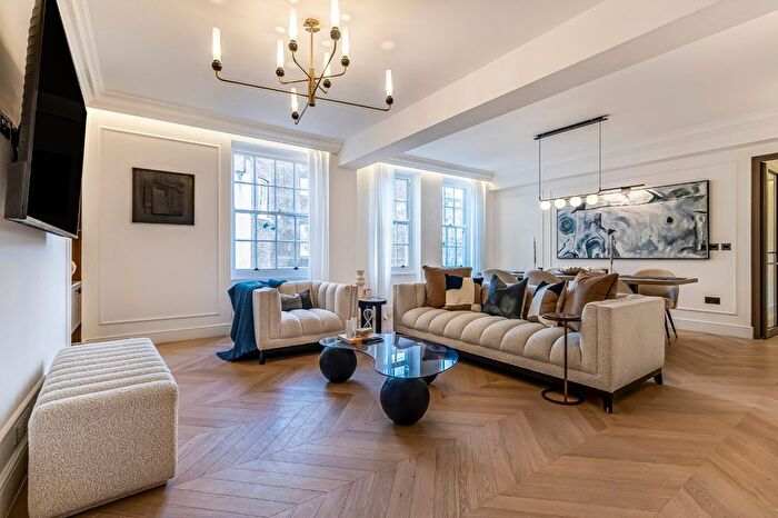 3 Bedroom Flat For Sale In Portman Square, Marylebone, London, W1H