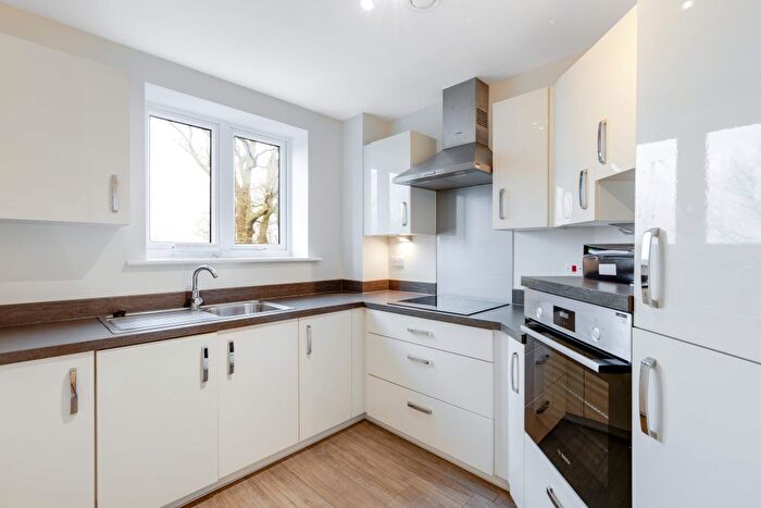 1 Bedroom Flat To Rent In Bath Road, Devizes, SN10