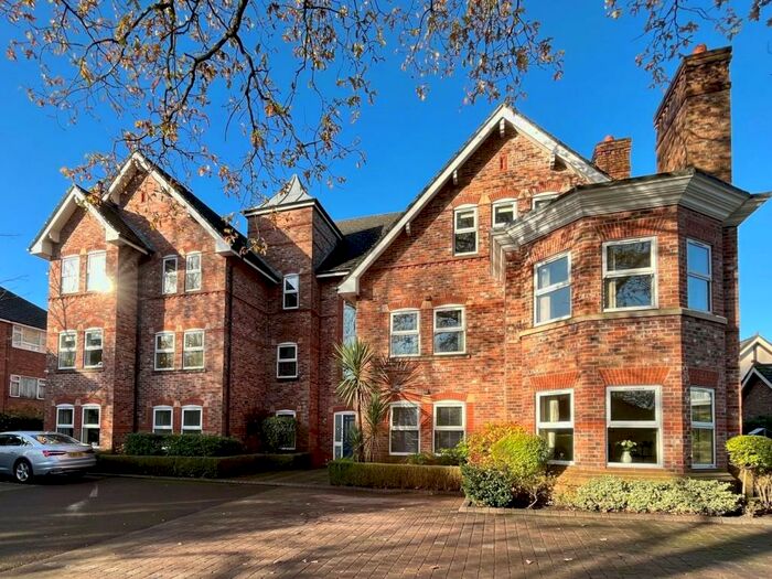 2 Bedroom Apartment To Rent In Moss Lane, Sale, M33