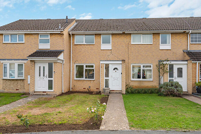 3 Bedroom Terraced House For Sale In Hawthorn Way, Kidlington, OX5