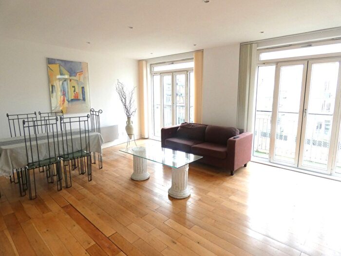3 Bedroom Flat To Rent In Dundee Wharf, Three Colt Street, London, E14