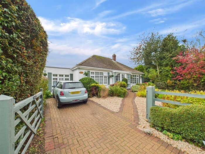 3 Bedroom Detached Bungalow For Sale In Station Road, Legbourne, LN11