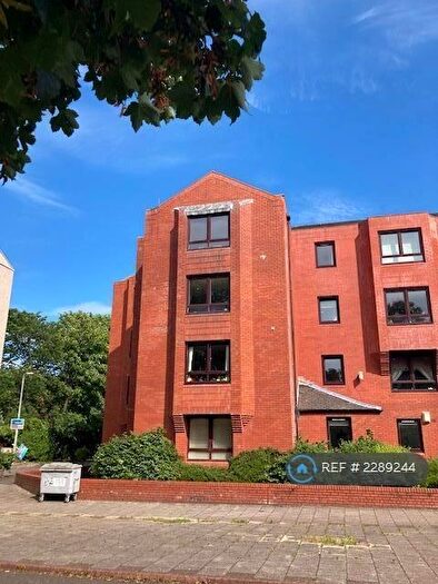 2 Bedroom Flat To Rent In Langlands Court, Glasgow, G51