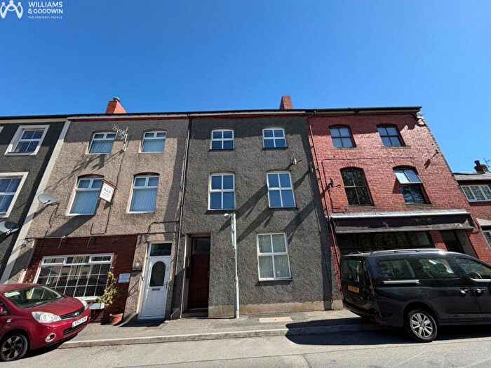 3 Bedroom Block Of Apartments For Sale In Penrhyn Terrace, Bethesda, Gwynedd, LL57