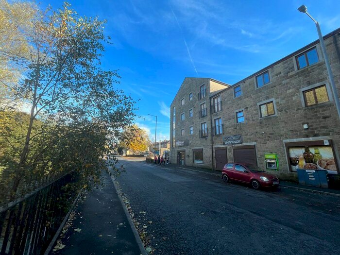 2 Bedroom Flat To Rent In Cotton Mill Works, Colne, Lancashire, BB8