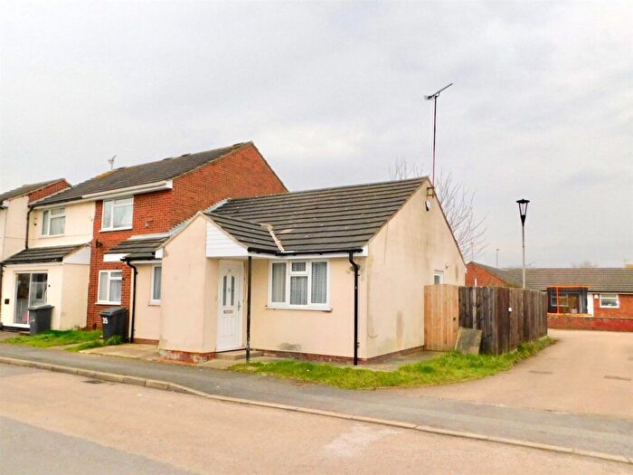 2 Bedroom Semi-Detached Bungalow To Rent In Lyle Close, Leicester, LE4
