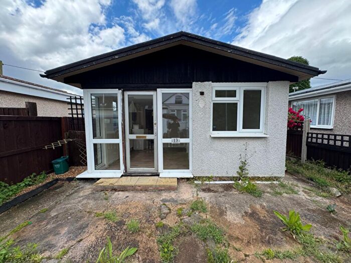 2 Bedroom Chalet To Rent In Standard Avenue, Jaywick, Clacton-on-Sea, CO15