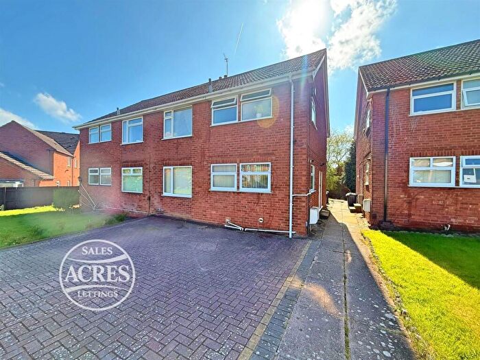 2 Bedroom Maisonette For Sale In Marlpit Lane, Four Oaks, Sutton Coldfield, B75