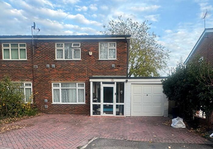 3 Bedroom Semi Detached House For Sale In Summerhouse Lane, Harmondsworth, West Drayton, Middlesex, UB7
