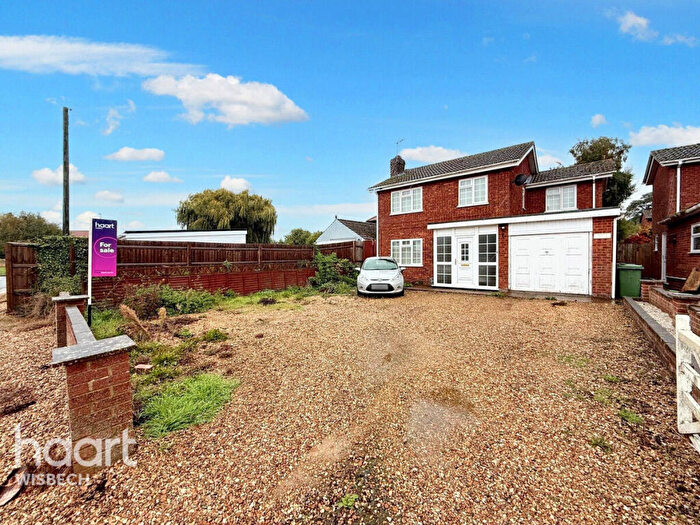 4 Bedroom Detached House For Sale In Ringers Lane, Leverington, PE13
