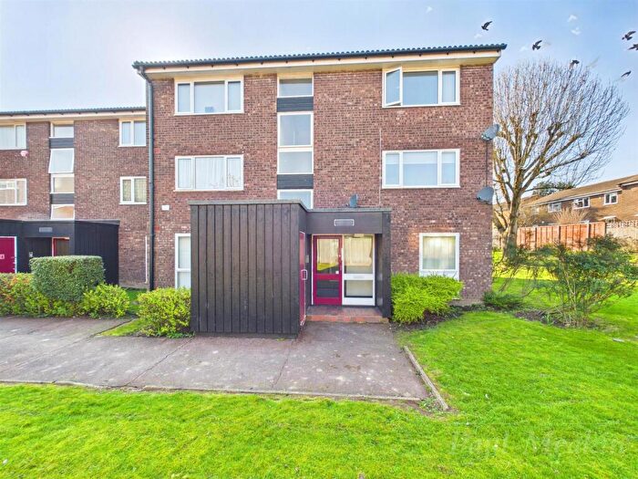 1 Bedroom Flat For Sale In Ladygrove, Croydon, CR0