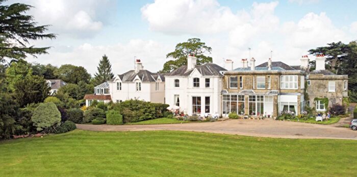4 Bedroom Apartment To Rent In Sharpthorne, RH19