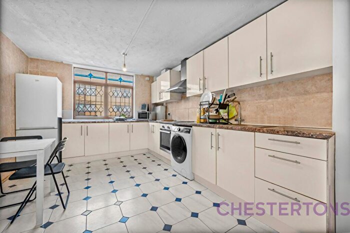 3 Bedroom Flat To Rent In Seyssel Street, Cubitt Town, E14