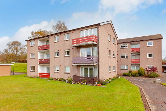 2 Bedroom Flat For Sale In / West Craigs Crescent, Edinburgh, EH12