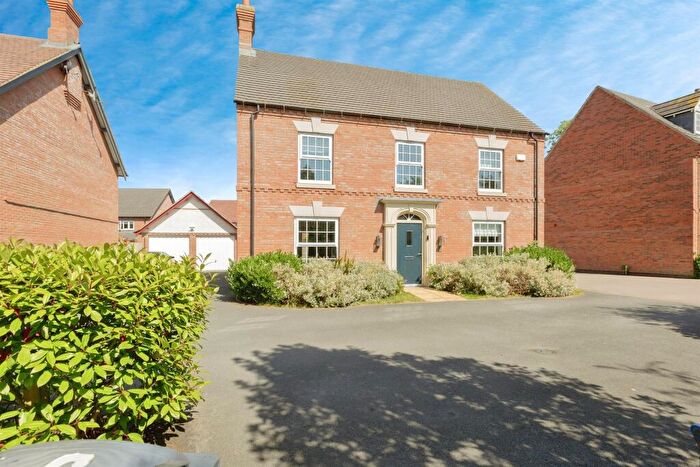 4 Bedroom Detached House For Sale In Gloster Road, Lutterworth, LE17