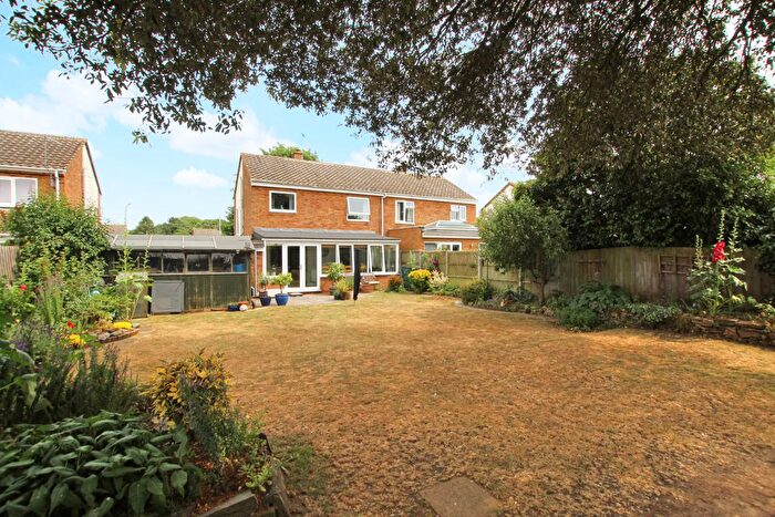 3 Bedroom Semi-Detached House For Sale In Pound Close, Blunham, MK44