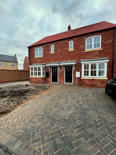 3 Bedroom Semi-Detached House To Rent In Pryor Grove, Preston, East Riding Of Yorkshire, HU12