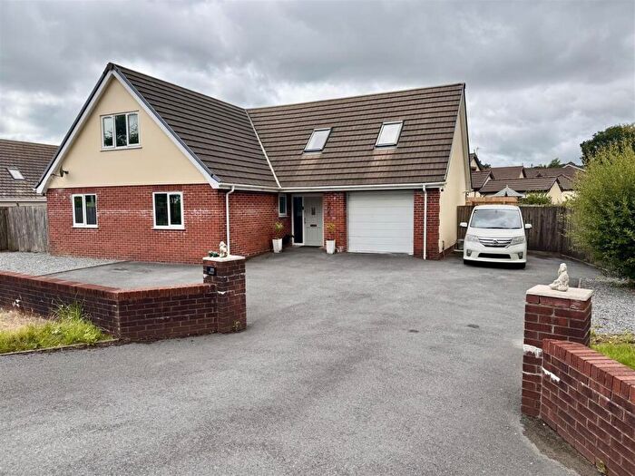 5 Bedroom Detached Bungalow For Sale In Dyffryn Road, Ammanford, SA18