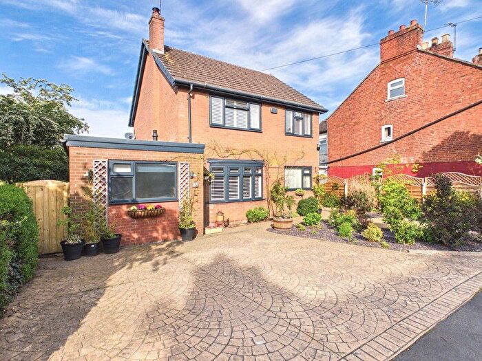 4 Bedroom Detached House For Sale In Victoria Road, Market Drayton, Shropshire, TF9