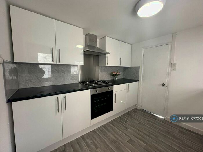 4 Bedroom Terraced House To Rent In Blenheim Road, Reading, RG1