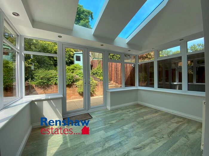 2 Bedroom Town House To Rent In Malthouse Road, Ilkeston, Derbyshire, DE7