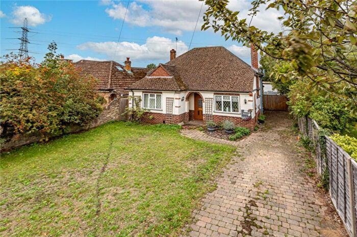2 Bedroom Bungalow For Sale In Sanway Road, Byfleet, West Byfleet, Surrey, KT14