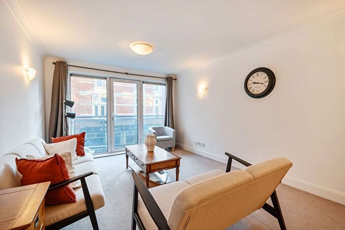 2 Bedroom Flat For Sale In Regency Court, Westminster, London, SW1P