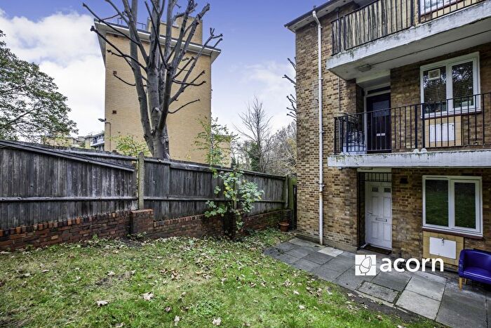 1 Bedroom Flat To Rent In Monclar Road, London, SE5