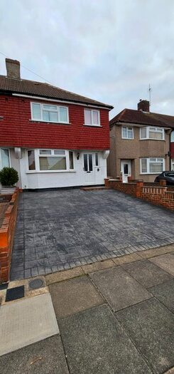 3 Bedroom Semi-Detached House To Rent In , Ridgeway West, London, DA15