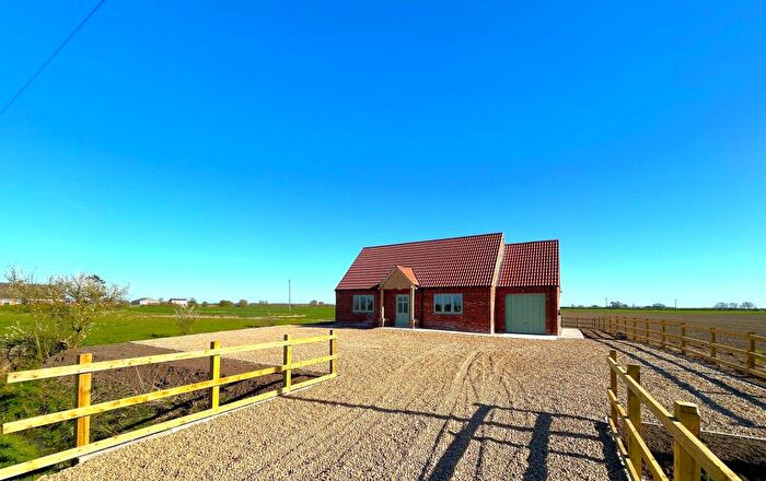 2 Bedroom Bungalow To Rent In Ulyatts Drove, Amber Hill, PE20