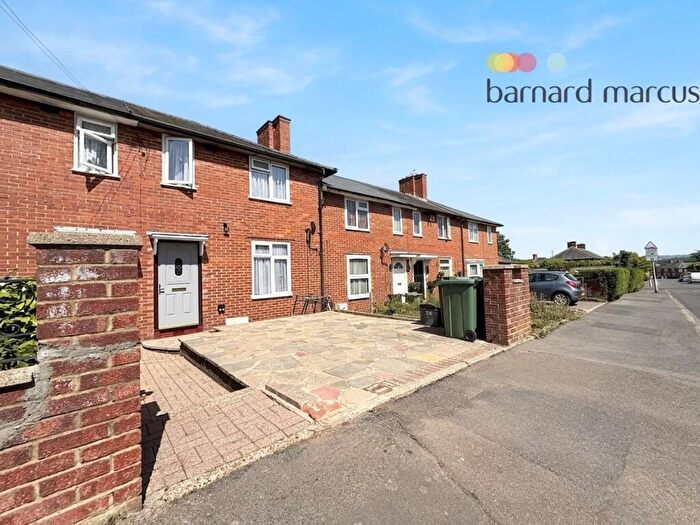 3 Bedroom House To Rent In Waltham Road, Carshalton, SM5