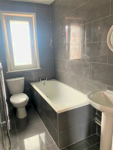 2 Bedroom Semi-Detached House To Rent In St. Augustine Avenue, Luton, Bedfordshire, LU3