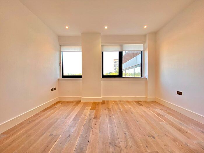 1 Bedroom Flat To Rent In Romney Place, Maidstone, ME15