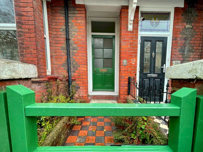 1 Bedroom Flat To Rent In Bridge Road, Broadwater, Worthing, BN14