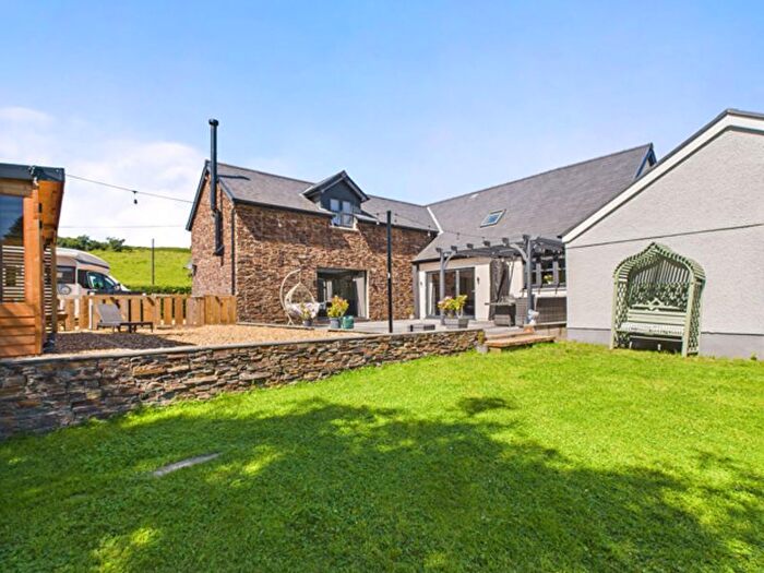 4 Bedroom Detached House For Sale In Bronwydd Arms, Carmarthen, SA33