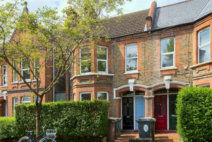 2 Bedroom Flat To Rent In Edward Road, Walthamstow, London, E17