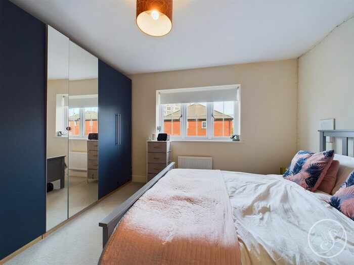 2 Bedroom Terraced House For Sale In Eden Court, Leeds, LS4