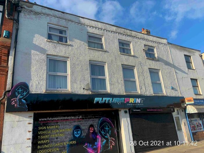 2 Bedroom Flat To Rent In High Street, Strood, Rochester, Kent, ME2