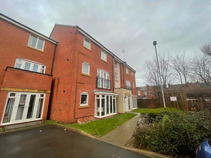 2 Bedroom Flat To Rent In Anglian Way, Coventry, CV3