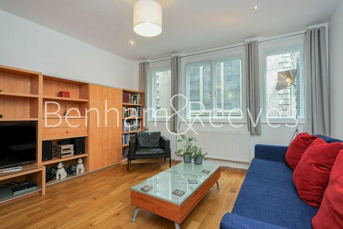 2 Bedroom Apartment To Rent In Bride Court, London, EC4Y