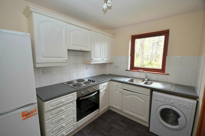 2 Bedroom Ground Flat To Rent In Alltan Court, Inverness, IV2