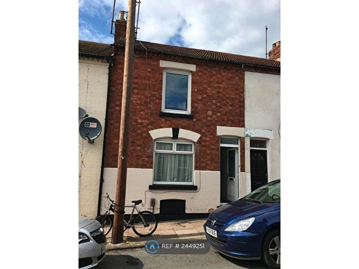 4 Bedroom Terraced House To Rent In Northcote Street, Northampton, NN2