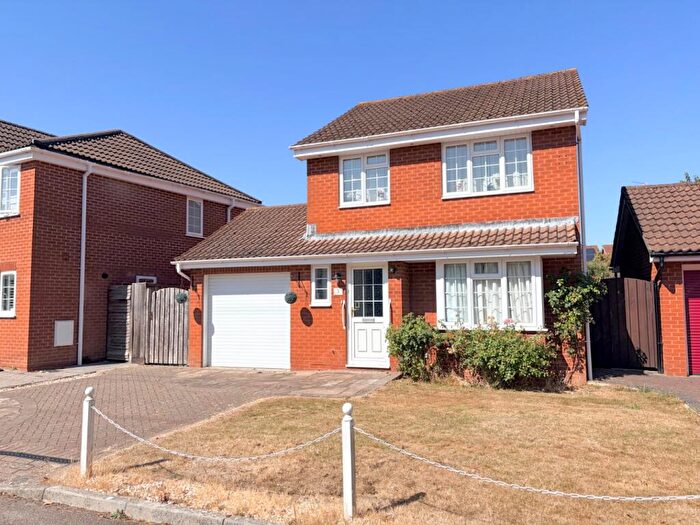 3 Bedroom Detached House For Sale In West Totton, Southampton, Hampshire, SO40