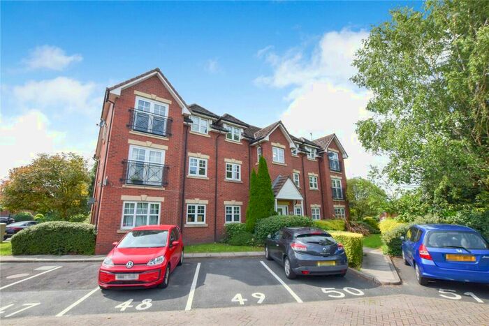 2 Bedroom Flat For Sale In Riding Close, Sale, Greater Manchester, M33