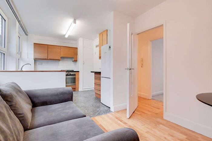 3 Bedroom Flat To Rent In Guilford Street, Bloomsbury, London, WC1N