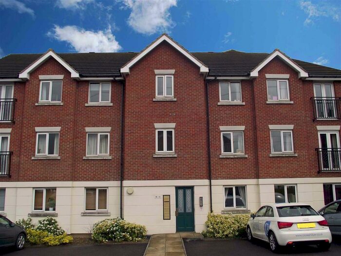 3 Bedroom Flat To Rent In Grenville Road, Chafford Hundred, Essex, RM16