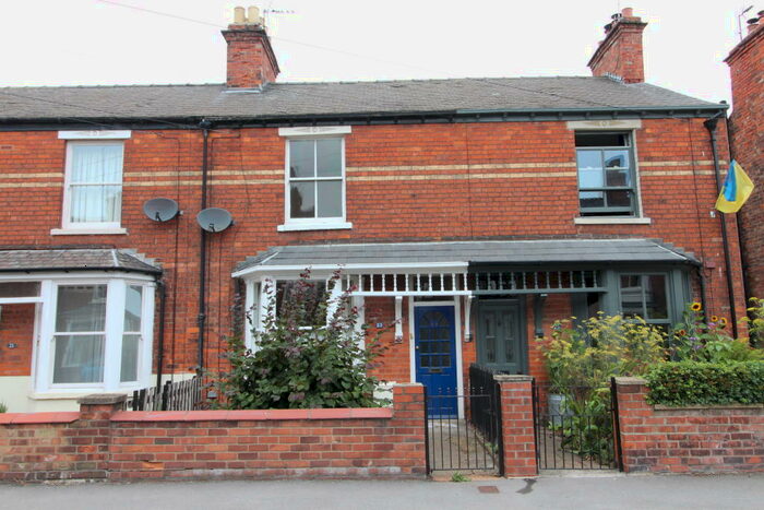2 Bedroom House To Rent In Grovehill Road, East Yorkshire, HU17