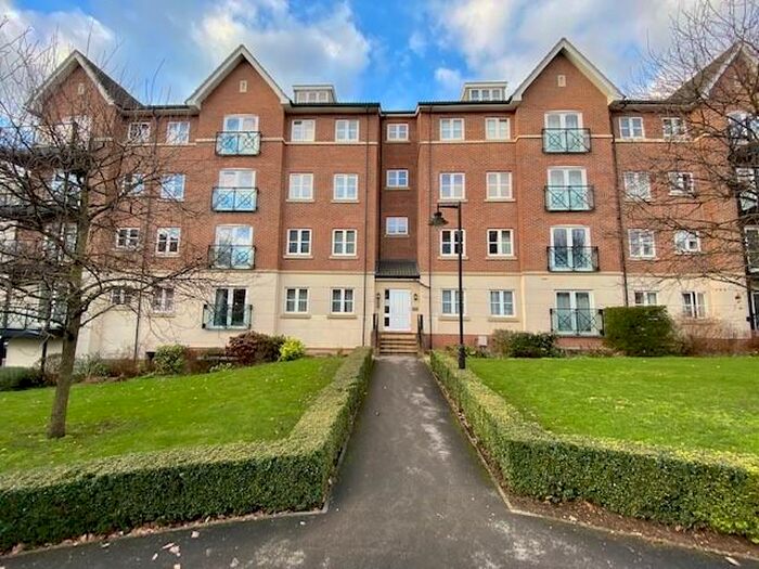 2 Bedroom Apartment To Rent In Viridian Square, Aylesbury, HP21