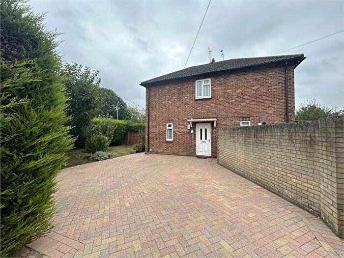 3 Bedroom Semi-Detached House To Rent In Rayner Rd, Colchester, CO2