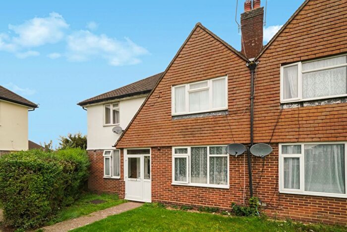 2 Bedroom Maisonette For Sale In Rowe Walk, Harrow, HA2